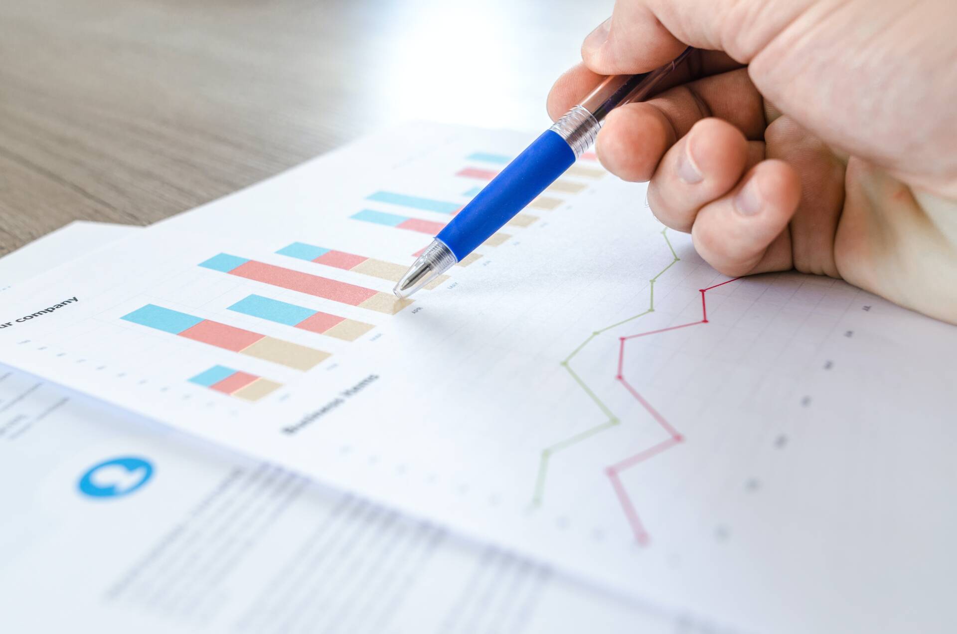 pexels-lukas-590022 , Market Analysis